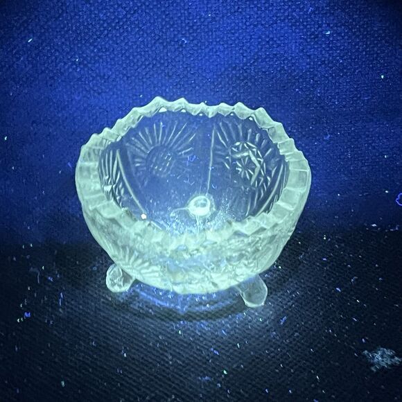 Vintage Footed Salt Dip LG Wright Glass Paneled Thistle/Delta w/ Bee Mark-UV - Picture 2 of 10